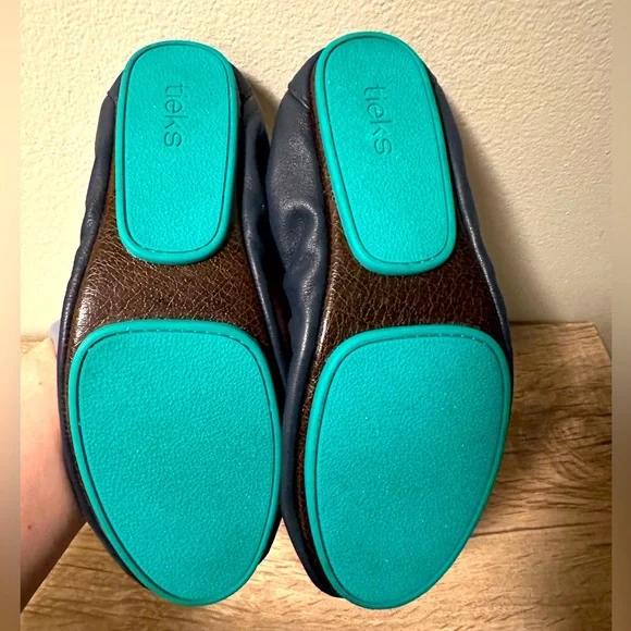Women’s Tieks Navy blue flats - Picture 5 of 6